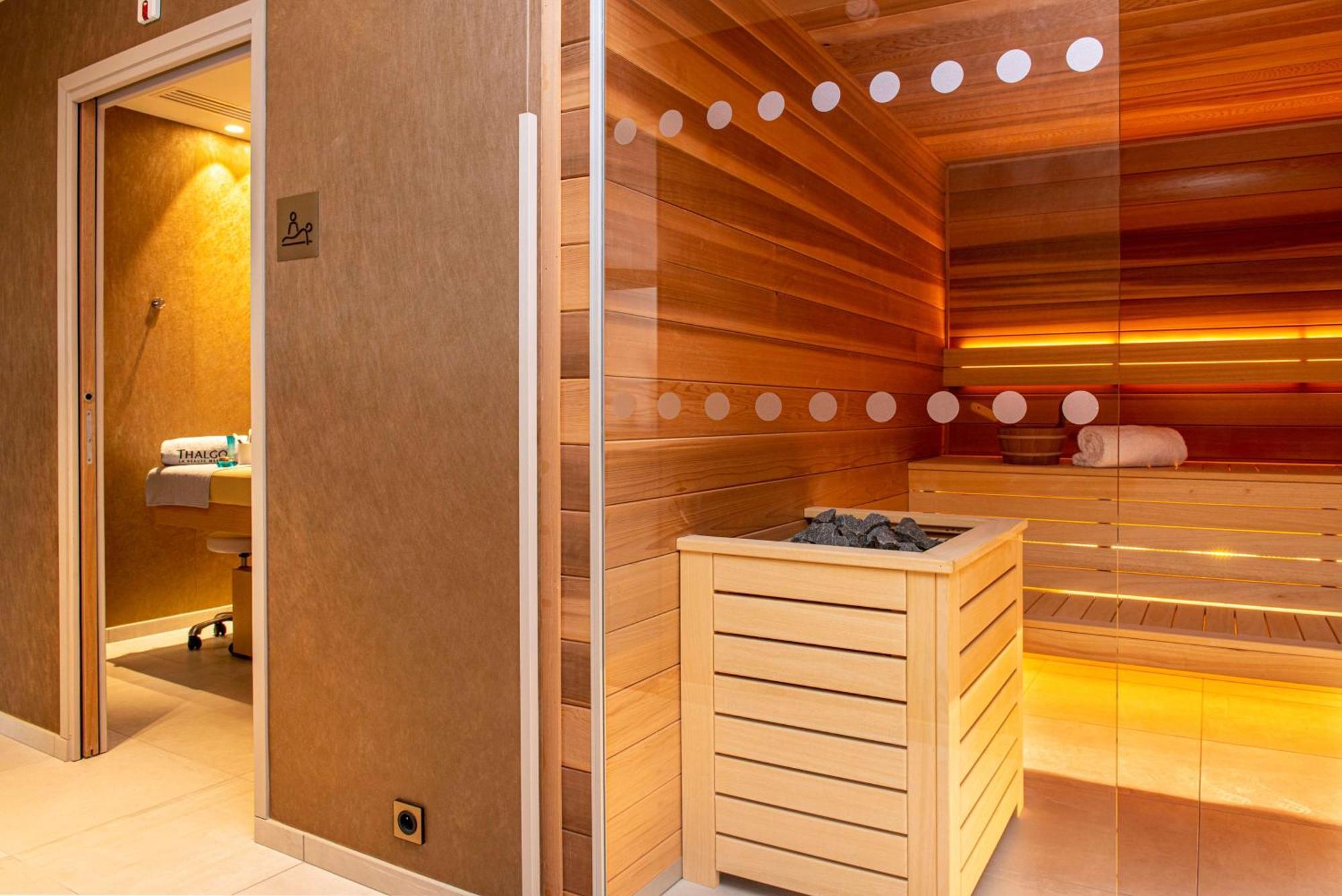 Radisson Blu Hotel, Rouen Centre Екстериор снимка
